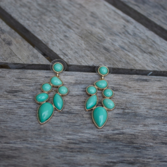 Cluster Dangle Earrings — Everly and Ace - Picture 2 of 3
